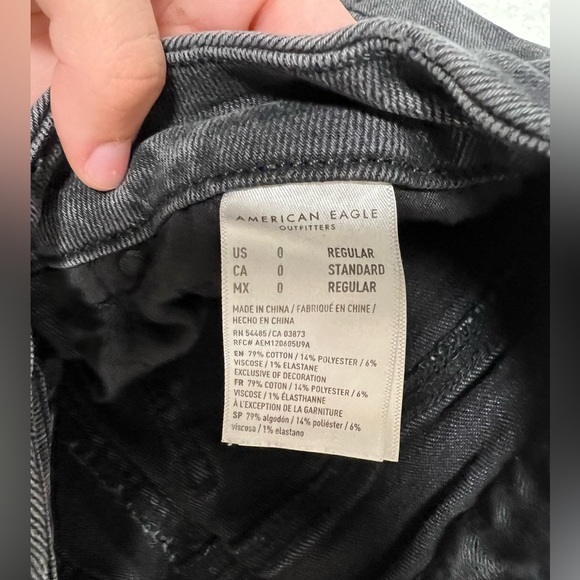 American Eagle Mom Jeans - Picture 4 of 9